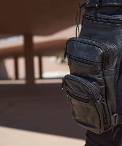 Riding Gear Hot Leathers CPL1001 Black Clip Pouch Leather Thigh Bag