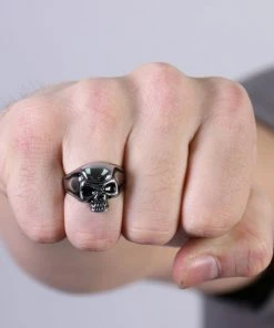 Riding Gear Hot Leathers JWR2103 Men's Punisher Skull Stainless Steel Ring
